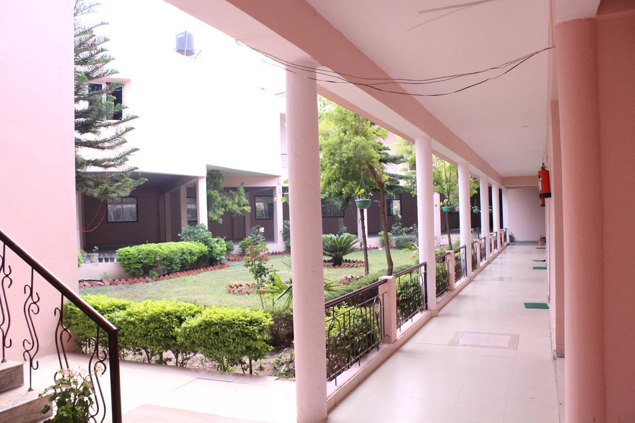 Greenwood Hotel Bhīm Tāl Εξωτερικό φωτογραφία